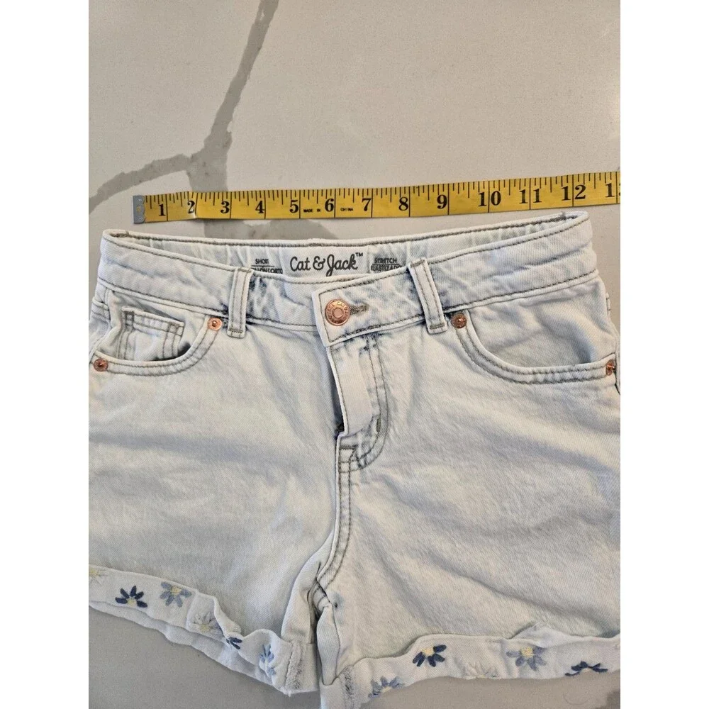 ​Cat & Jack L 10/12 Denim Shorts Girls Light Wash Embroidered Daisy Flower